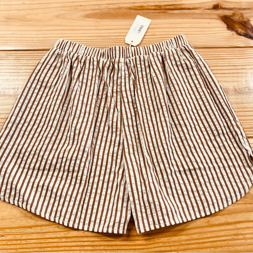By Together Mocha Brown and creamy White Striped Seersucker Shorts Sz Small